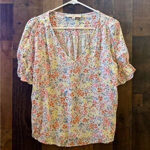 Women’s Sz Small Loft Floral Short Sleeve V-Neck Blouse in Multi-Color